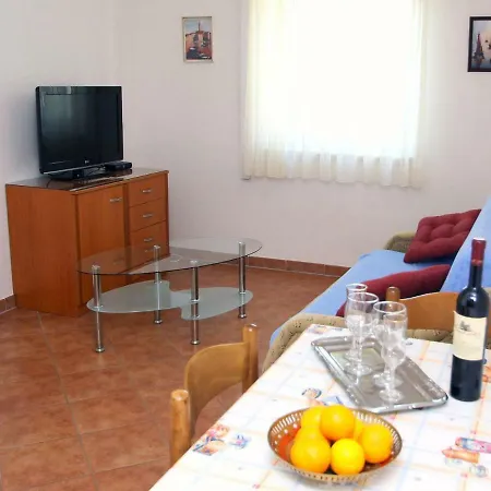Apartment Ivo-4 Supetar